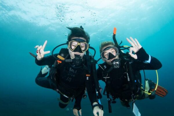 Intro Dive (2) Intro Dive (2)